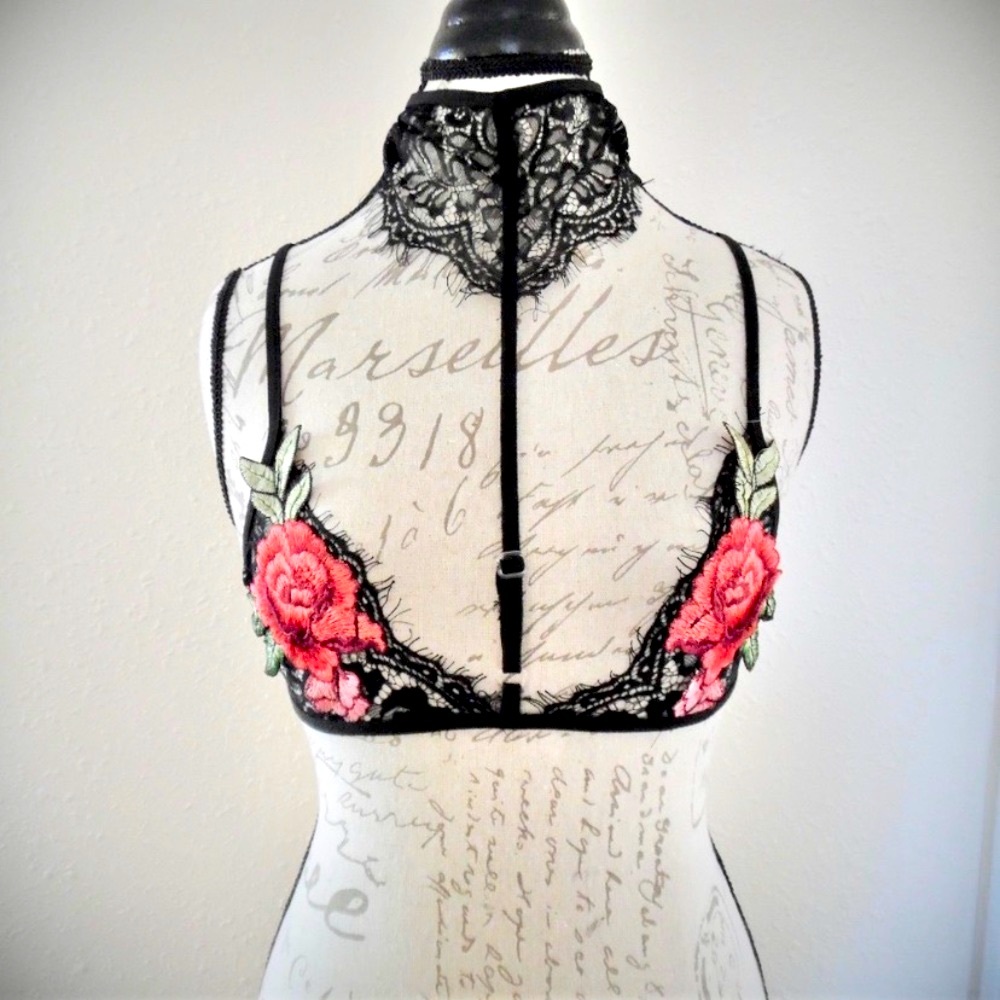 🌹Black w/Red Rose Lace Sexy Bralette w/ Collar